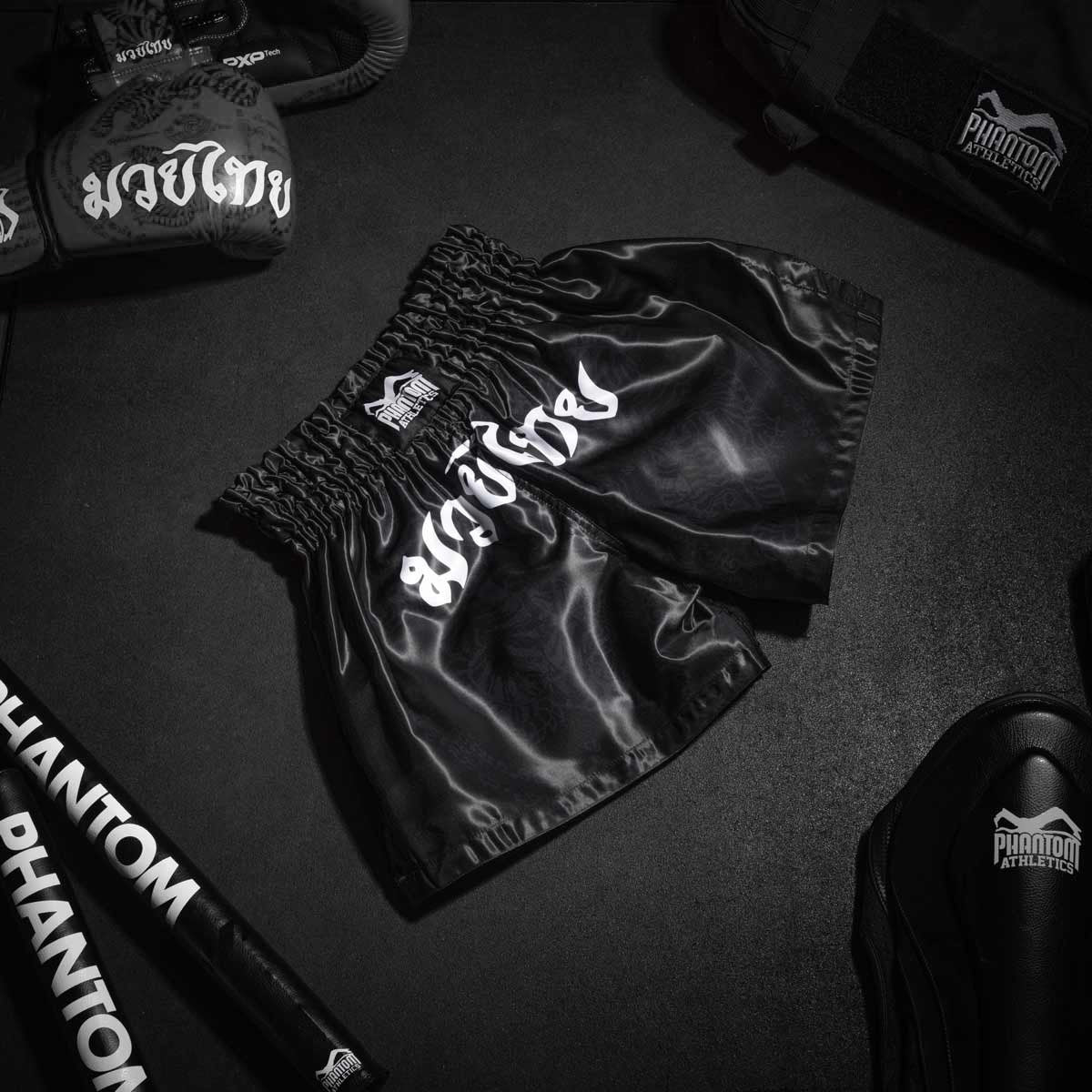 Phantom - Muay Thai Shorts Sak Yant - Schwarz