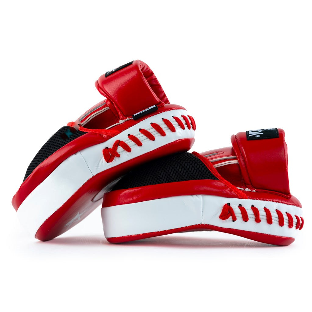 YOKKAO - INSTITUTION ZWEIFARBIGE HANDPRATZEN