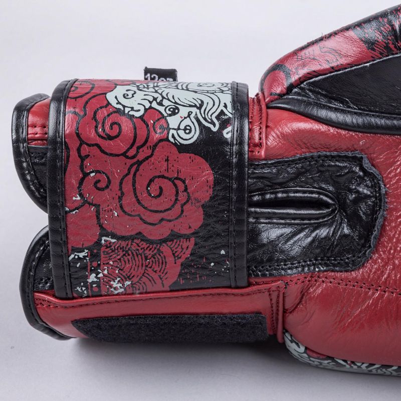 8 WEAPONS - Boxhandschuhe, Hanuman Yant, schwarz-rot