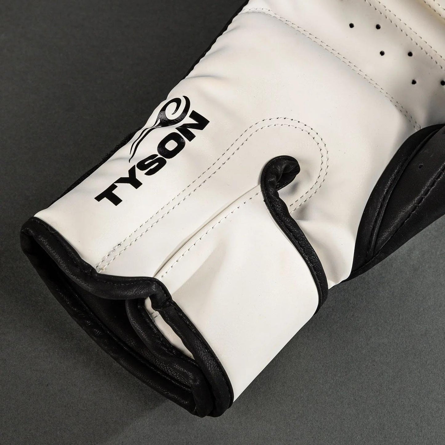 VENUM  - Mike Tyson Boxhandschuhe, schwarz-weiß